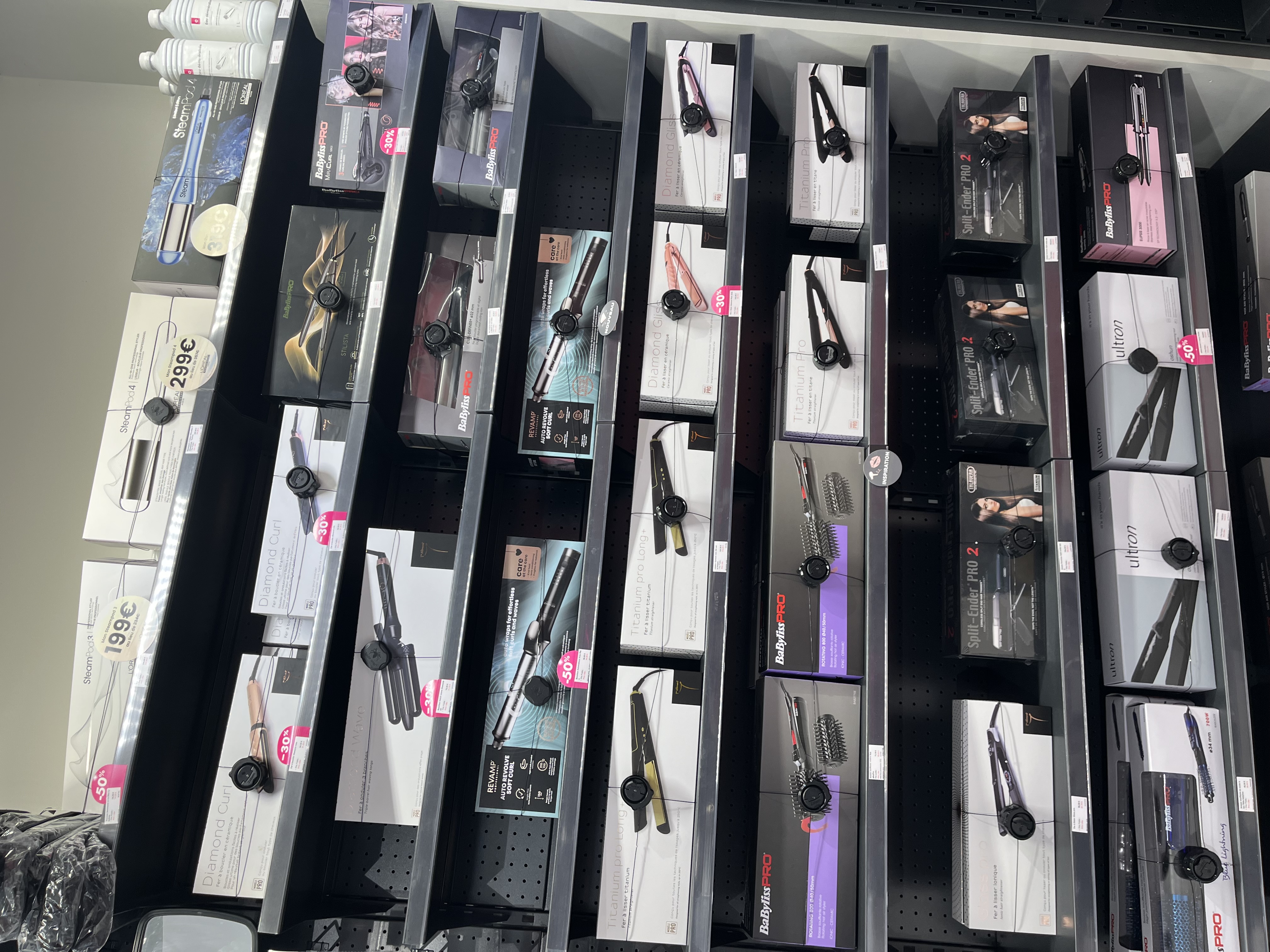 elfbar nachfüll pod läuft aus Vape store hi-res stock photography and images