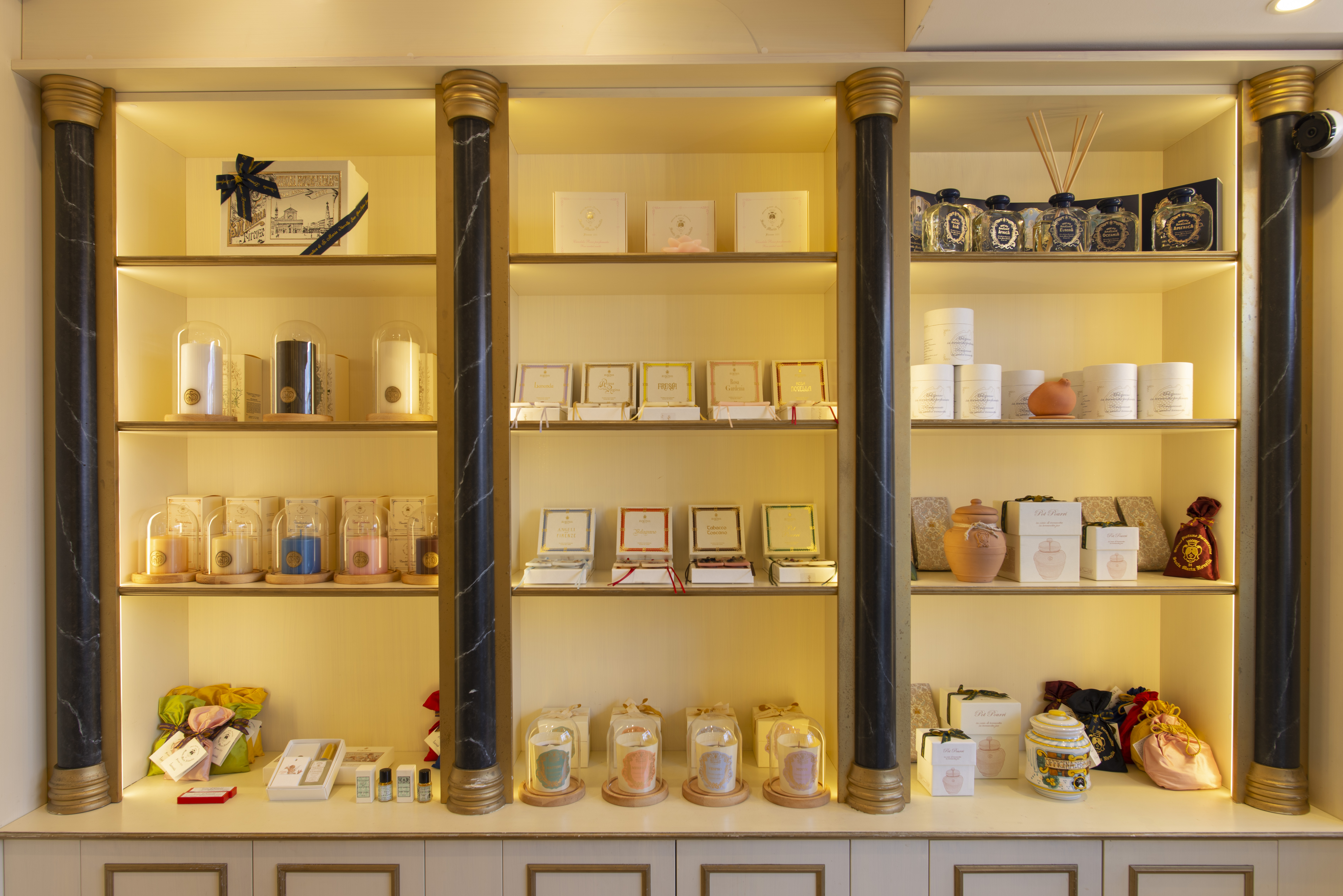 Officina Profumo-Farmaceutica di Santa Maria Novella London