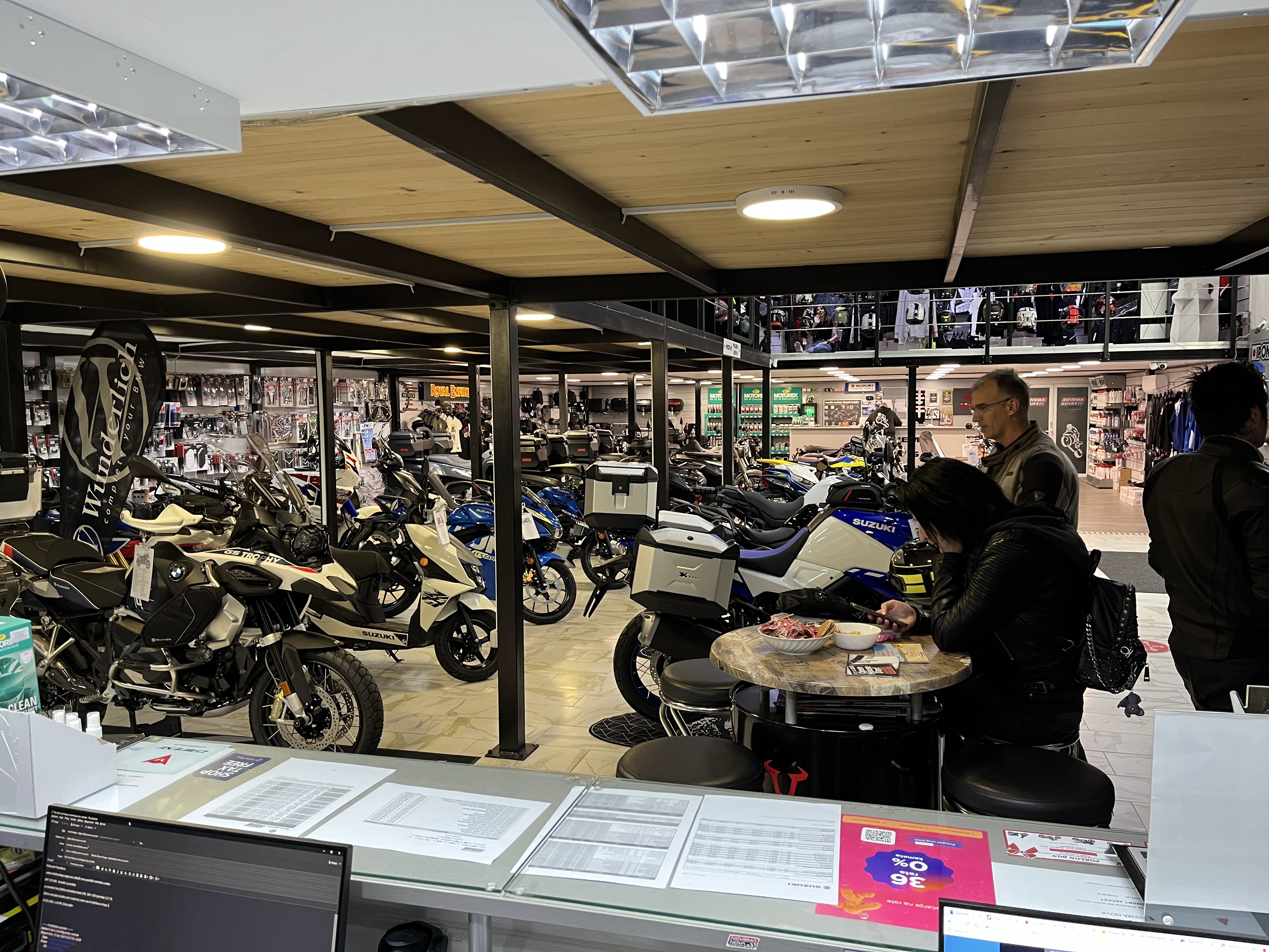 Zoznam obchodníkov a showroomov motocyklov Royal Enfield Royal Enfield  Chorvátsko