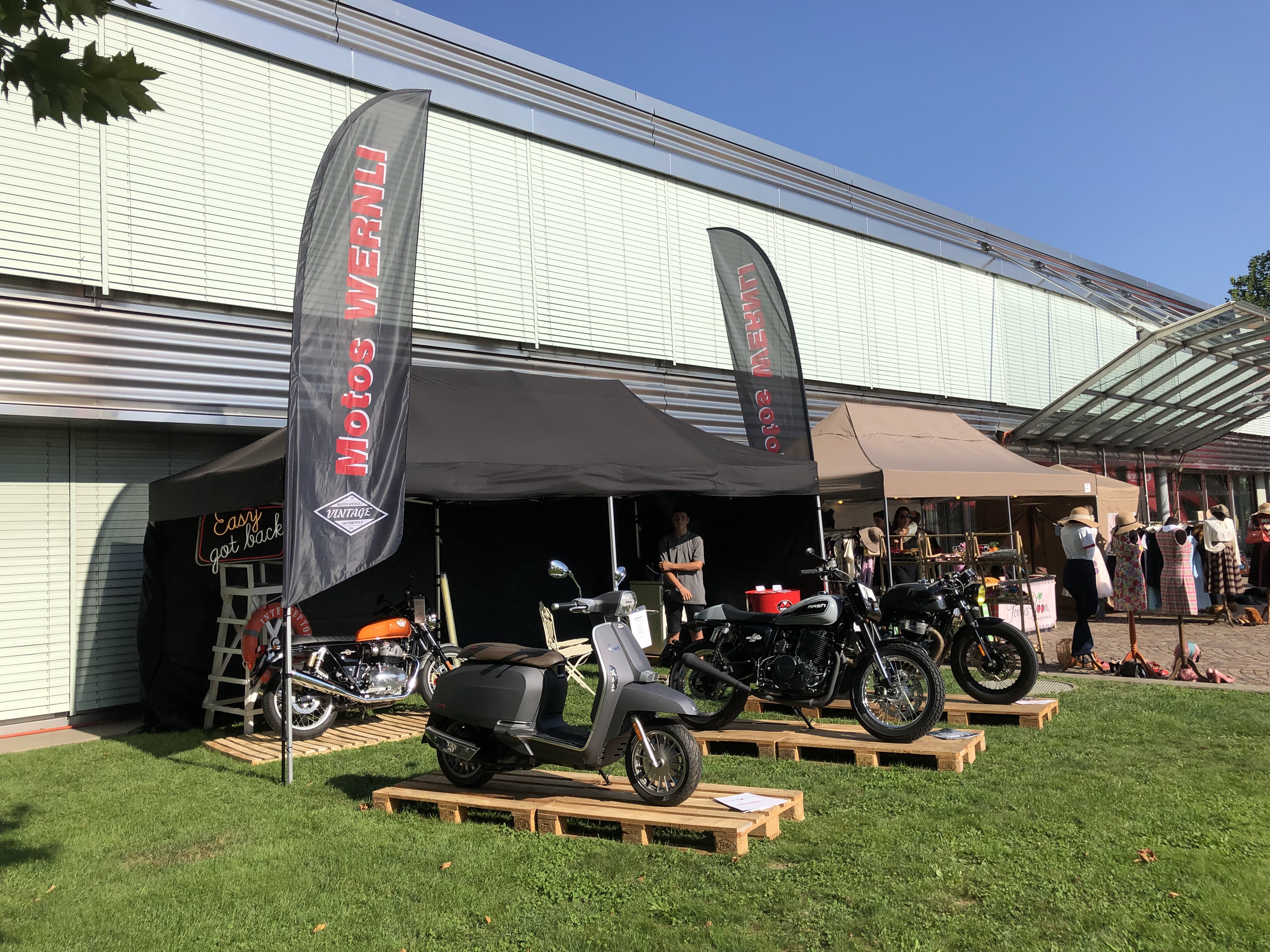 Seznam prodejců a showroomů Royal Enfield motocyklů | Royal Enfield  Švýcarsko